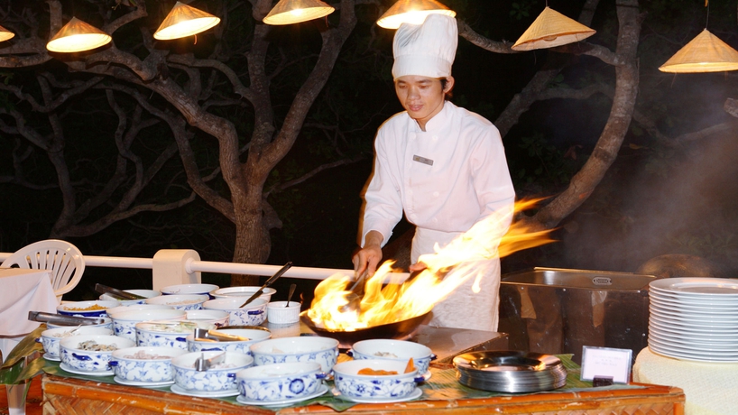 Imagen del bar/restaurante del Hotel Phu Hai Beach Resort and Spa. Foto 5