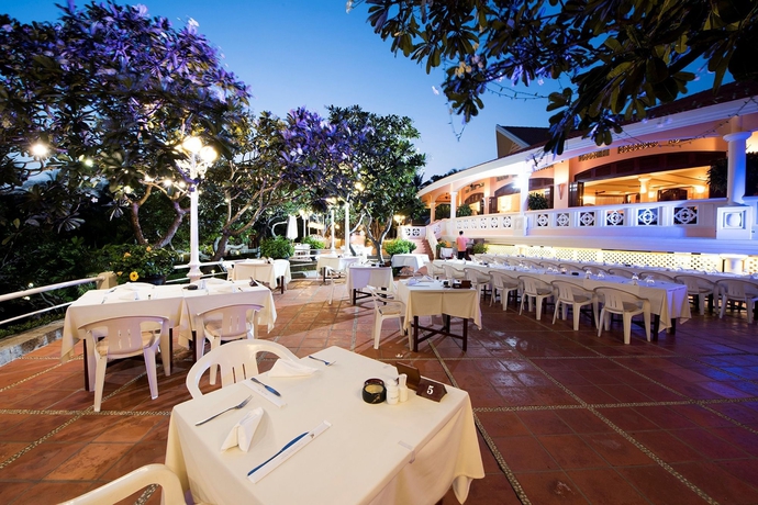 Imagen del bar/restaurante del Hotel Phu Hai Beach Resort and Spa. Foto 8