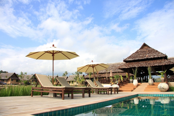 Imagen de la piscina del Hotel Phu Pai Art Resort. Foto 12