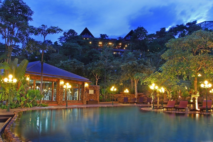 Imagen de la piscina del Hotel Phu Pha Nam Resort and Spa. Foto 7