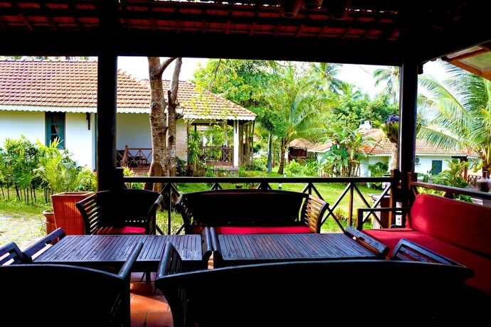 Imagen del bar/restaurante del Hotel Phu Quoc Eco Beach Resort. Foto 10