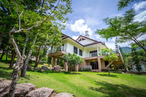 Imagen de la habitación del Hotel Phukaew Resort and Adventure Park. Foto 9