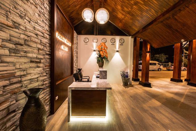 Imagen de los interiores del Hotel Phuket Airport Hotel. Foto 19