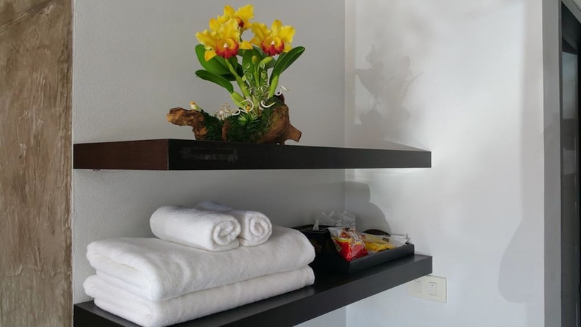 Imagen de la habitación del Hotel Phuket Airport Place. Foto 15