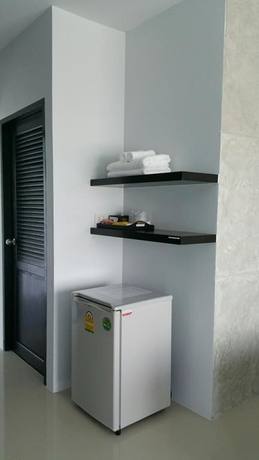 Imagen de la habitación del Hotel Phuket Airport Place. Foto 17