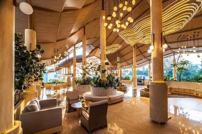 Imagen de los interiores del Hotel Phuket Emerald Beach Resort. Foto 18