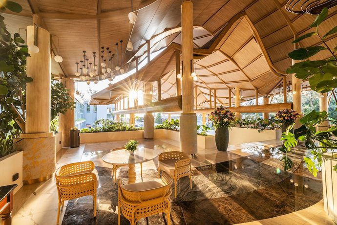 Imagen de los interiores del Hotel Phuket Emerald Beach Resort. Foto 20