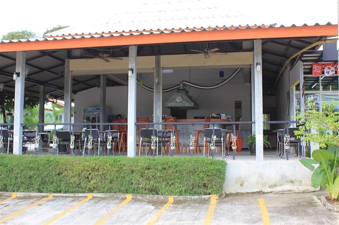 Imagen del bar/restaurante del Hotel Phuket Muay Thai House. Foto 2