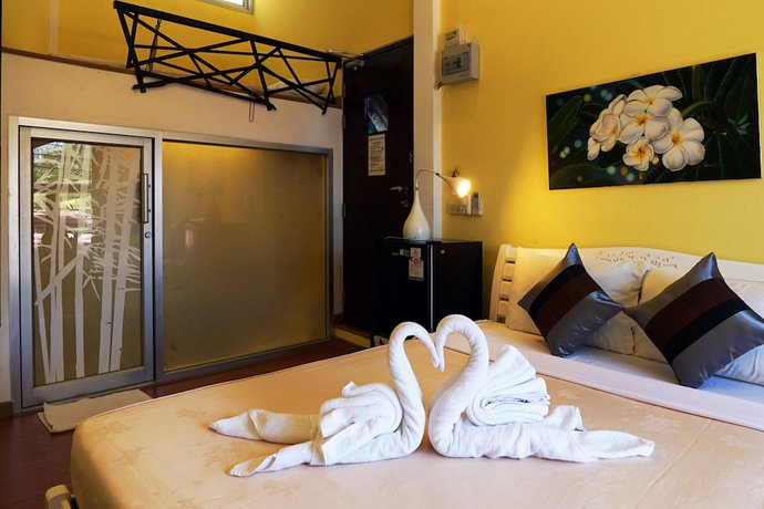 Imagen de la habitación del Hotel Phuket Paradiso. Foto 7