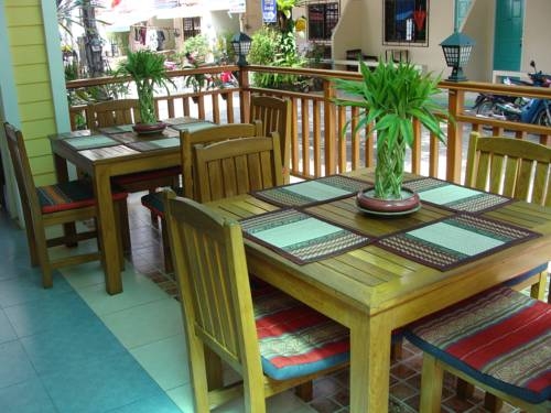 Imagen general del Hotel Phuket Tropical Inn. Foto 11