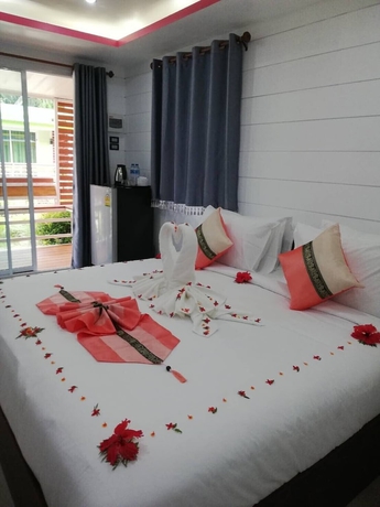 Imagen de la habitación del Hotel Phumiphat Resort Koh Mook. Foto 11