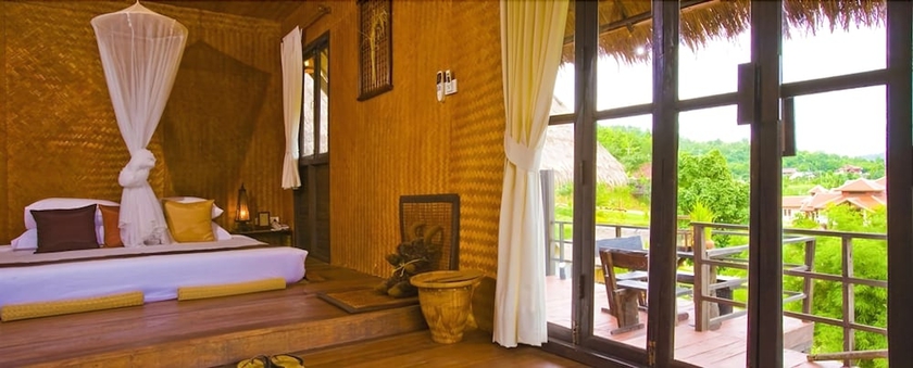Imagen de la habitación del Hotel Phunacome Resort. Foto 8