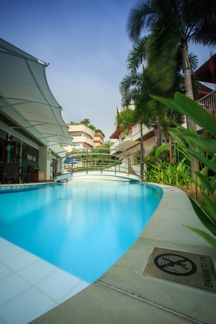 Imagen de la piscina del Hotel Phunawa Resort. Foto 11