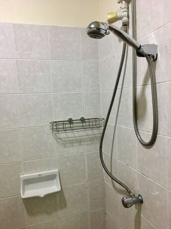Imagen de la habitación del Hotel Phunyanuch. Foto 24