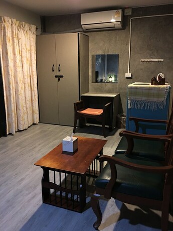 Imagen de la habitación del Hotel Phunyanuch. Foto 29