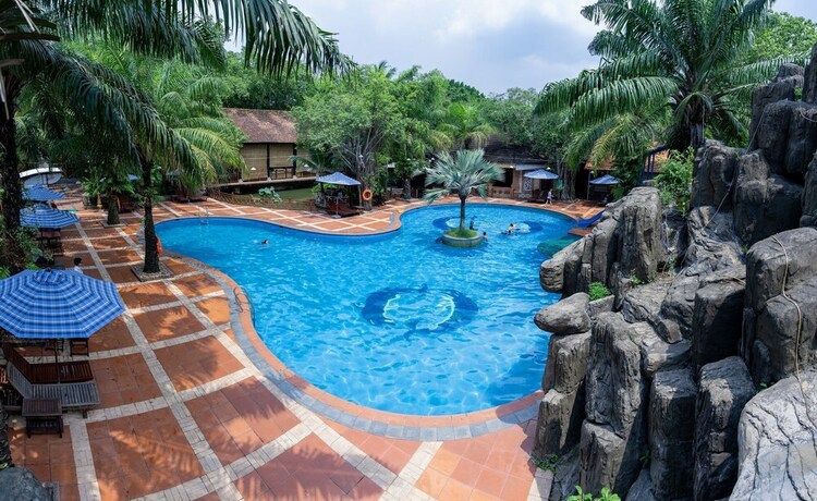 Imagen de la piscina del Hotel Phuong Nam Resort. Foto 36