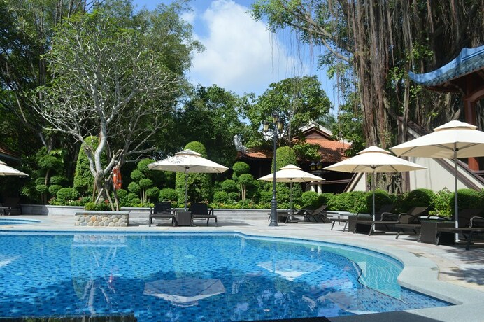 Imagen de la piscina del Hotel Phuong Nam Resort. Foto 38