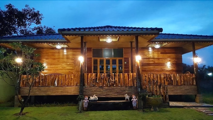 Imagen de los exteriores del Hotel Phupha Inn Resort. Foto 18