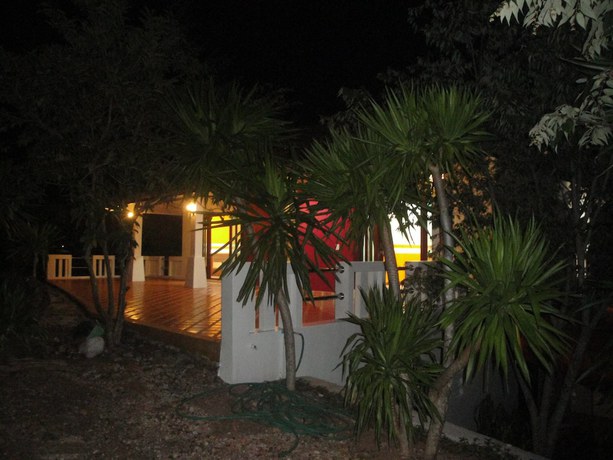 Imagen de los exteriores del Hotel Phupha Resort. Foto 13
