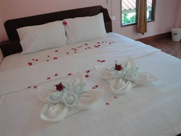 Imagen de la habitación del Hotel Phupha Resort. Foto 10