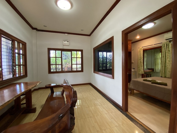 Imagen de la habitación del Hotel Phuphan Park. Foto 7