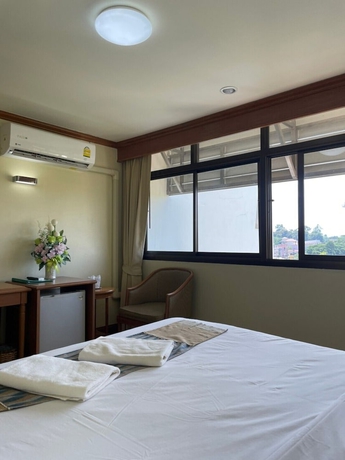 Imagen de la habitación del Hotel Phuphanplace. Foto 10