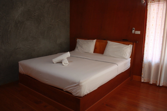 Imagen de la habitación del Hotel Phuphat Resort. Foto 7