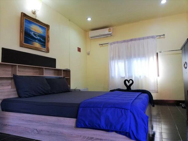 Imagen de la habitación del Hotel Phurafa Resort. Foto 16