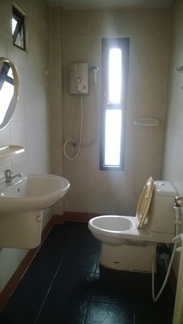 Imagen de la habitación del Hotel Phurahong Homestay. Foto 14