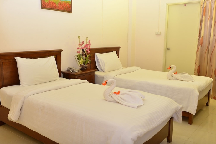 Imagen de la habitación del Hotel Phuranya Resort. Foto 5