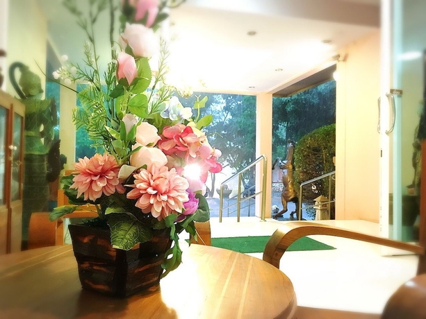 Imagen de los interiores del Hotel Phuranya Resort. Foto 12