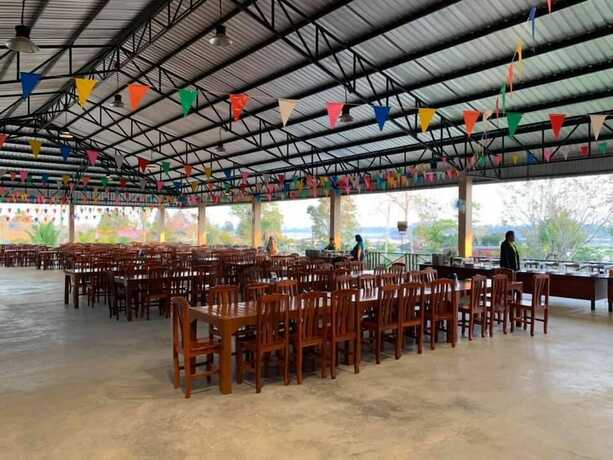 Imagen del bar/restaurante del Hotel Phutarafah Resort. Foto 23