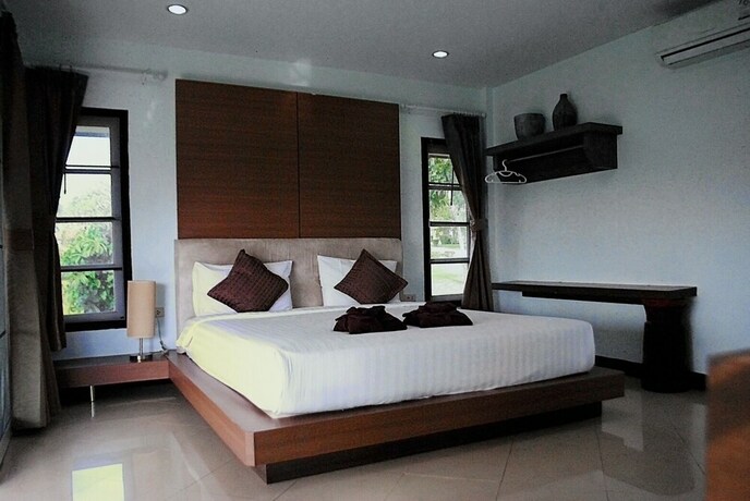 Imagen de la habitación del Hotel Phutarafah Resort. Foto 25