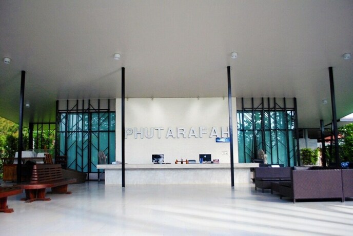 Imagen de los interiores del Hotel Phutarafah Resort. Foto 29