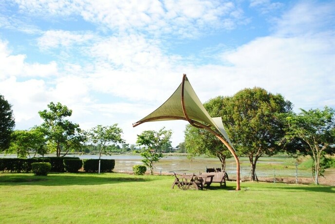 Imagen de los exteriores del Hotel Phutarafah Resort. Foto 28