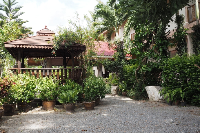 Imagen de los exteriores del Hotel Phutawan Kan Resort. Foto 17