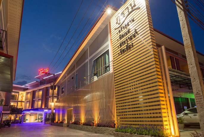 Imagen de los exteriores del Hotel Phuthan. Foto 11