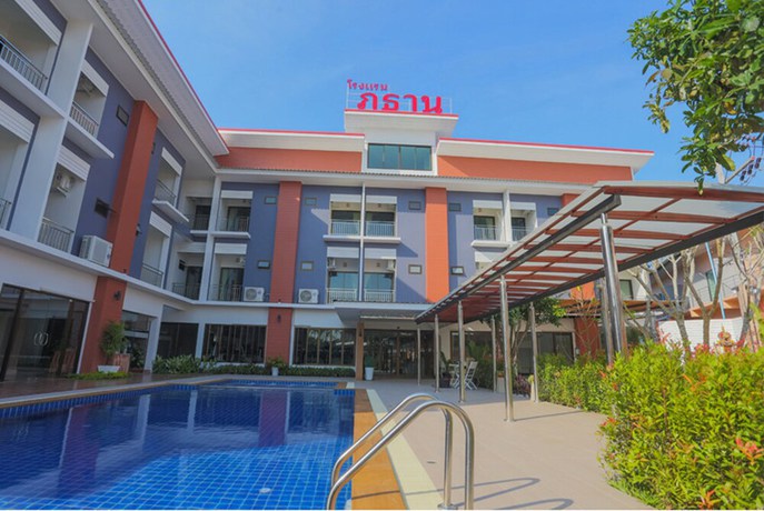 Imagen de la piscina del Hotel Phuthan. Foto 14