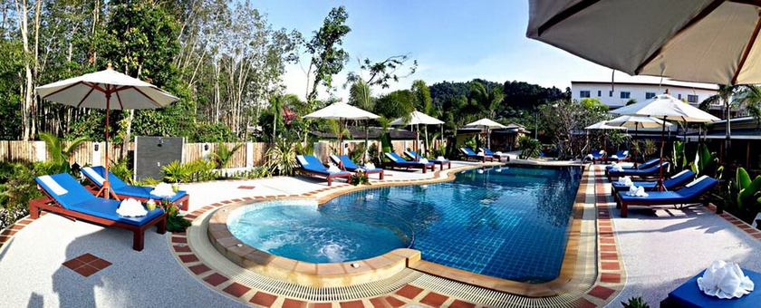 Imagen de la piscina del Hotel Phuvara Boutique. Foto 16