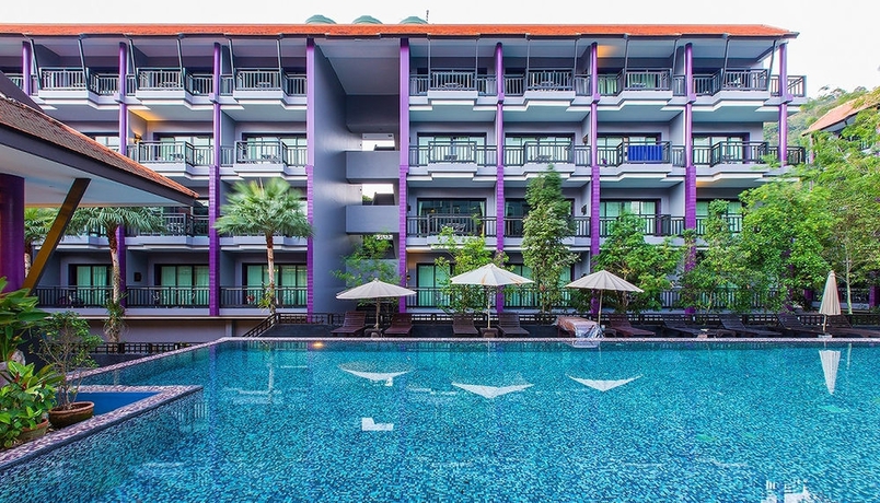 Imagen de la piscina del Hotel Phuvaree Resort. Foto 15