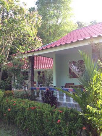 Imagen de la habitación del Hotel Phuwadee Resort and Spa. Foto 4