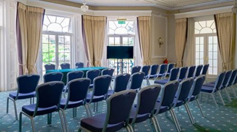 Imagen de los interiores del Hotel Phyllis Court Members Club. Foto 16