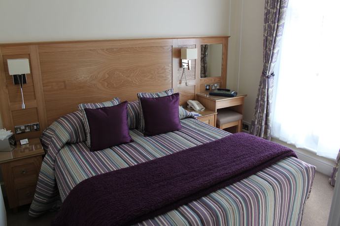 Imagen de la habitación del Hotel Phyllis Court Members Club. Foto 14