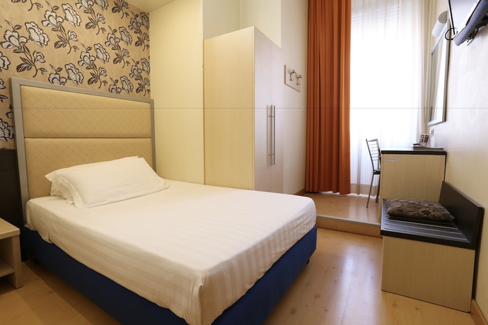 Imagen de la habitación del Hotel Piacenza, Mil&aacute;n. Foto 4
