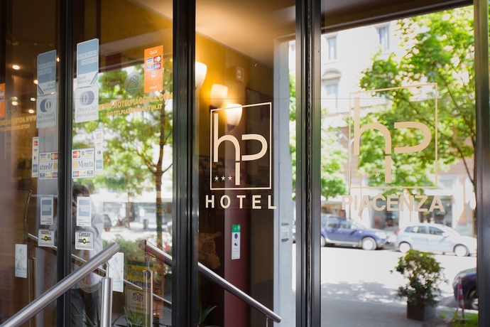 Imagen de los interiores del Hotel Piacenza, Mil&aacute;n. Foto 19