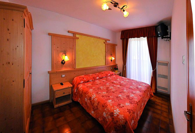 Imagen de la habitación del Hotel Pian Castello. Foto 16
