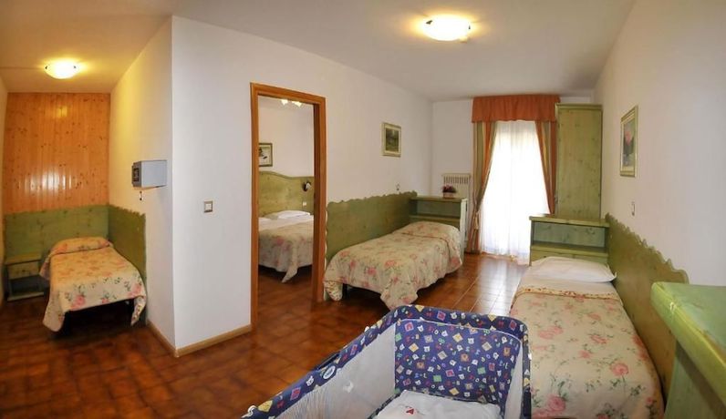 Imagen de la habitación del Hotel Pian Castello. Foto 17