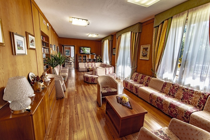 Imagen de los interiores del Hotel Pian Nava. Foto 19