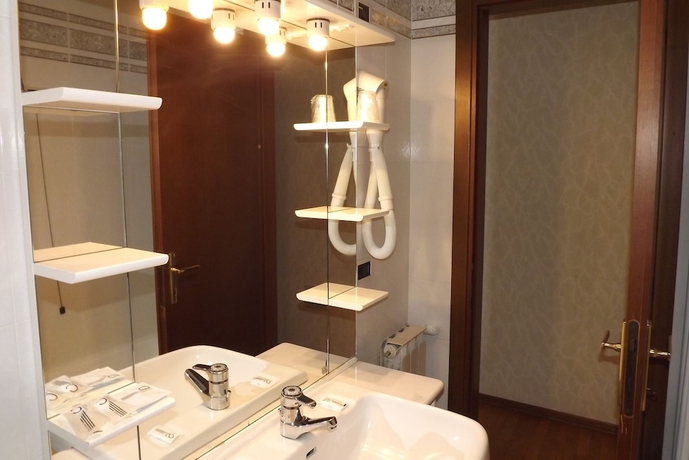 Imagen de la habitación del Hotel Pian Nava. Foto 12