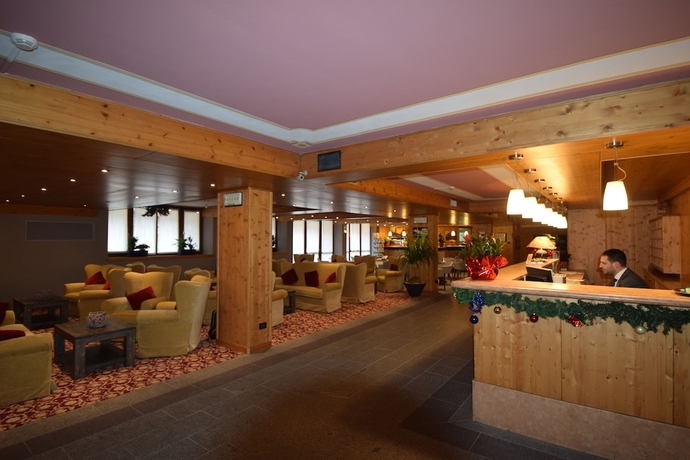 Imagen de los interiores del Hotel Piandineve. Foto 14